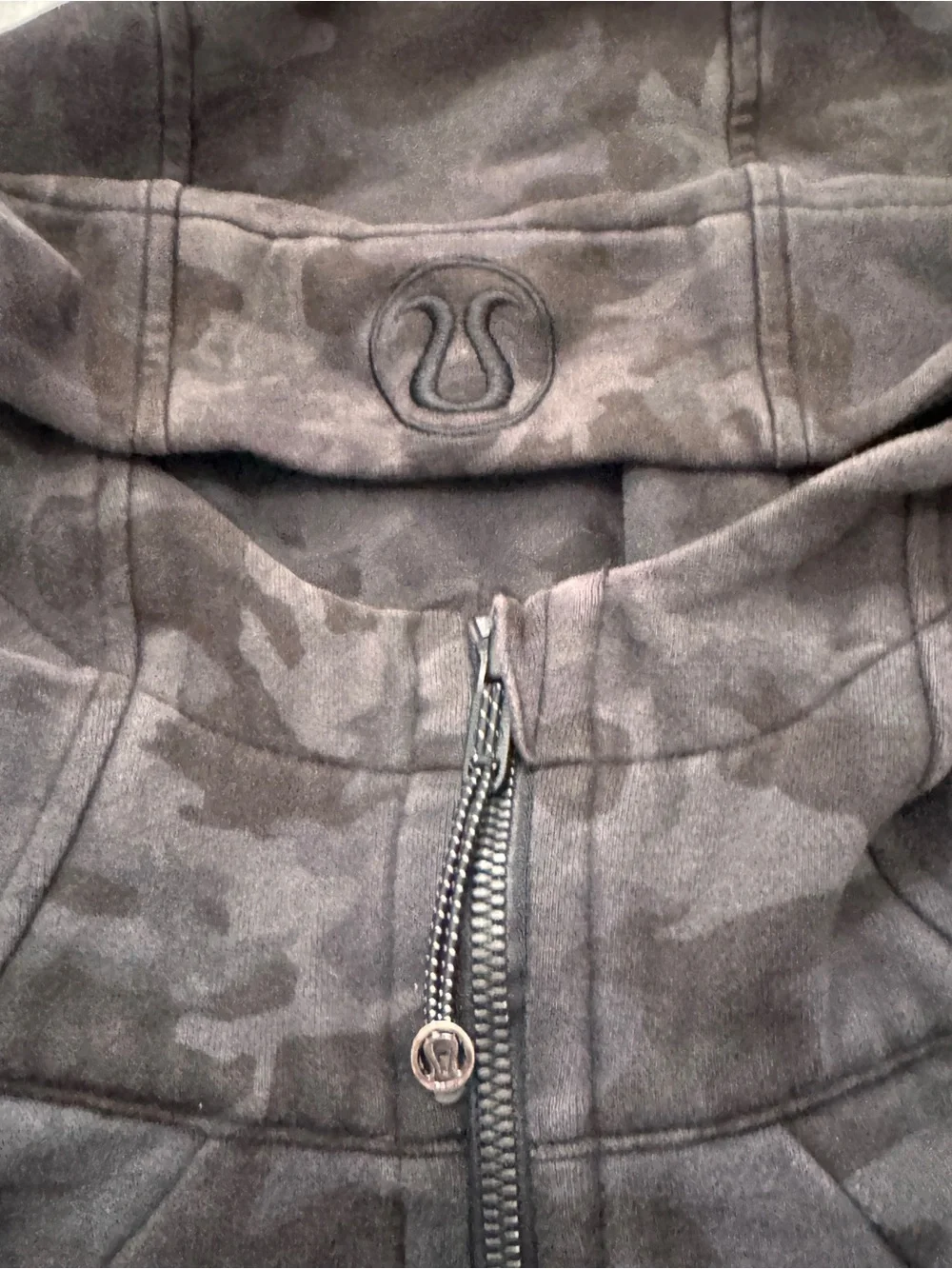 Lululemon 10 Scuba Hoodie Light Cotton Fleece Full Zip Jacket Camo